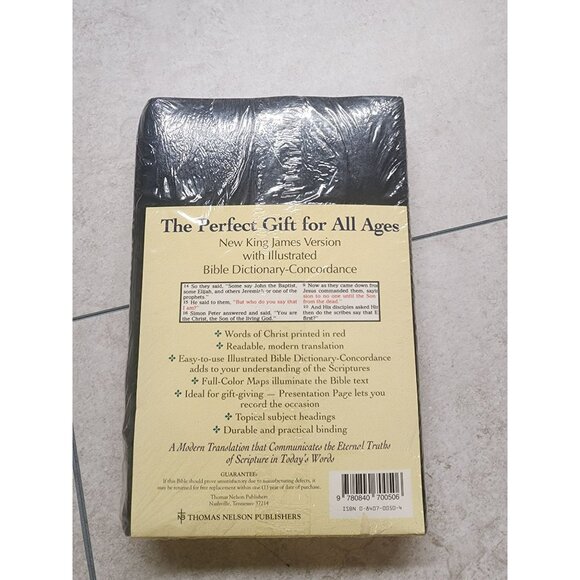New King James Version Gift & Award Bible With Illustrated Dictionary-Concordanc - Picture 5 of 5